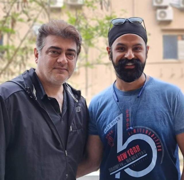 Thala Ajith pics once again go viral on the internet