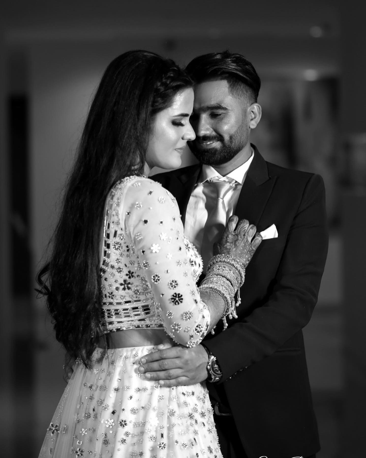 rahul tewatia gets engaged and shares pic with his fiancee