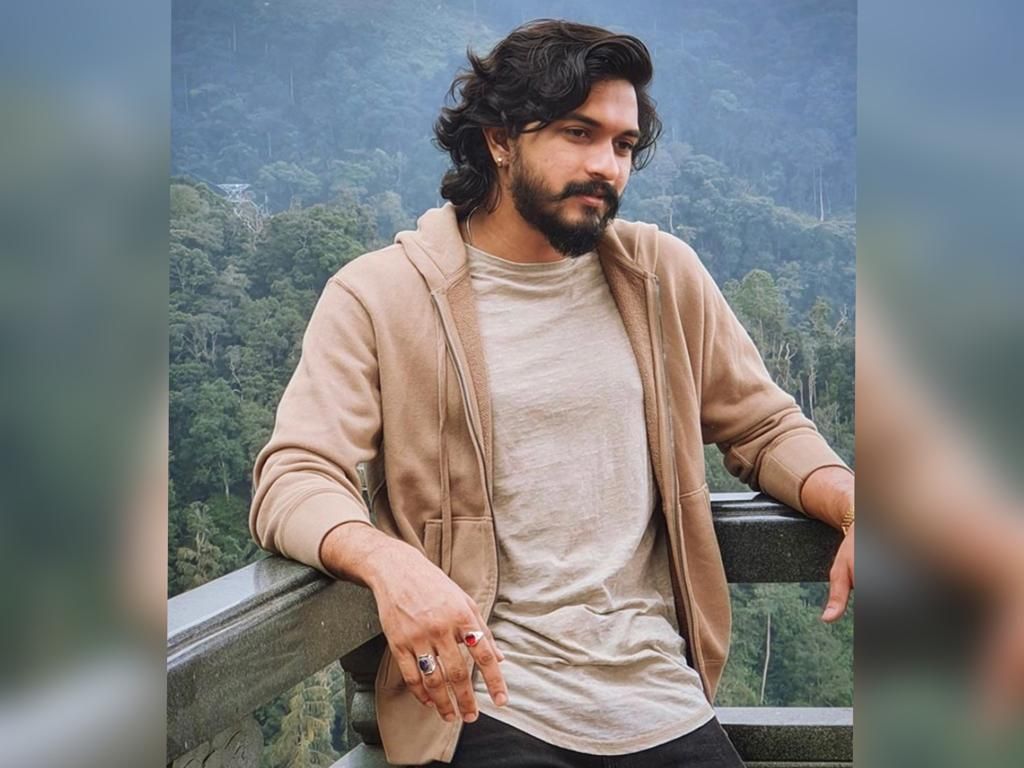 Bigg Boss 3 Mugen Rao signs his next; teams up with this heroine ft Meenakshi Govindharajan for Velan