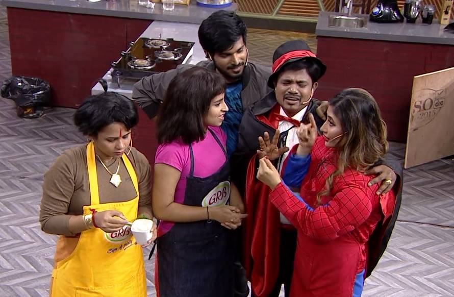 Cook with Comali 2’s celebration round to welcome popular Bigg Boss actresses ft Vanitha, Ramya Pandian