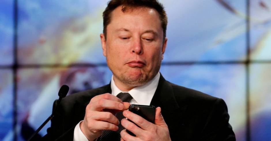 Elon Musk loses world's richest title, One tweet costs him $15 billion