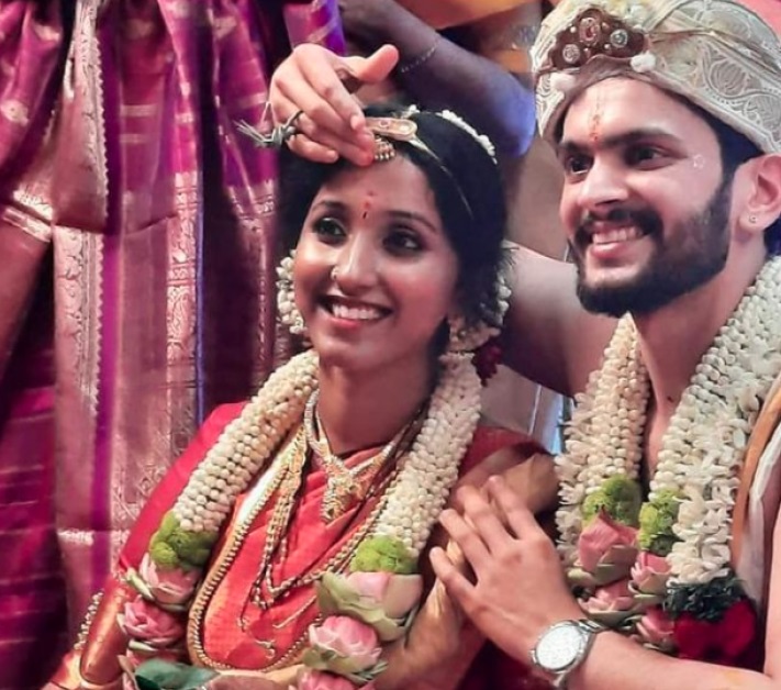 Popular Super Singer Season 8 contestant gets married to his girlfriend ft Abhilash 