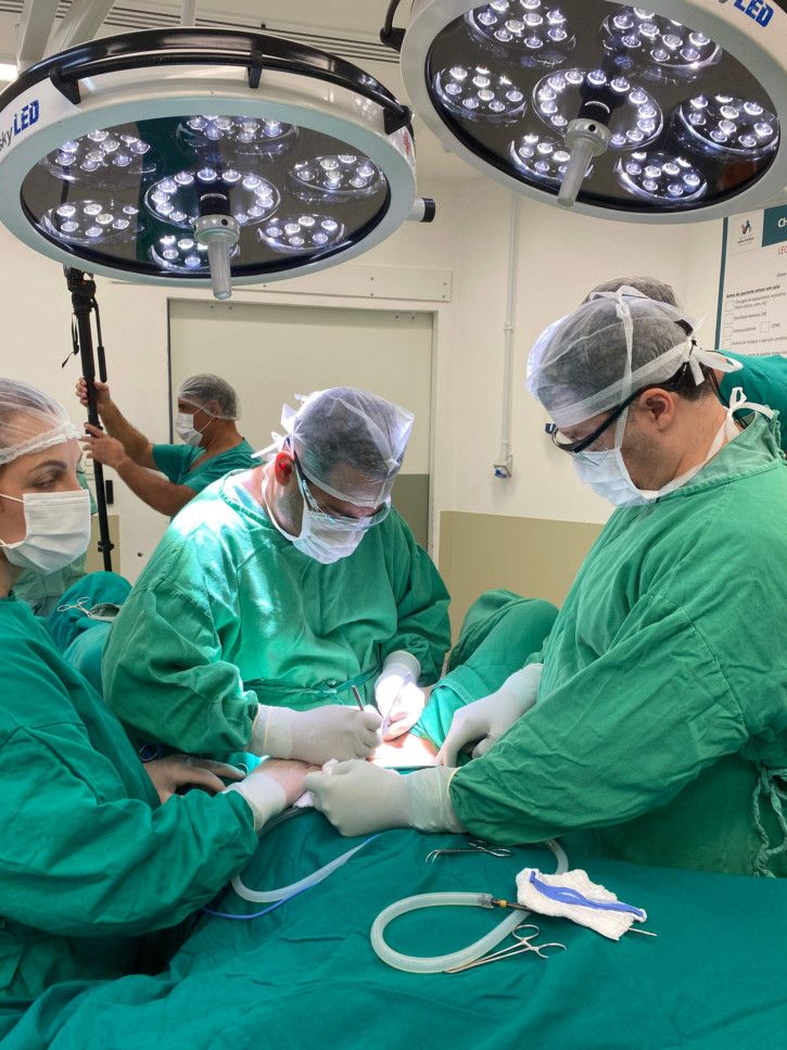 Brazil twins undergo gender confirmation surgery together