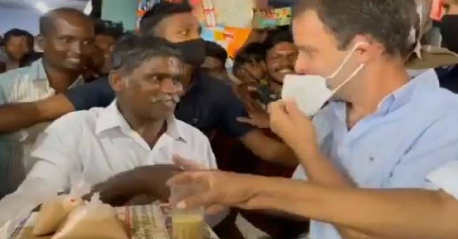 Congress MP Rahul Gandhi tours Thenkasi enjoys Tea