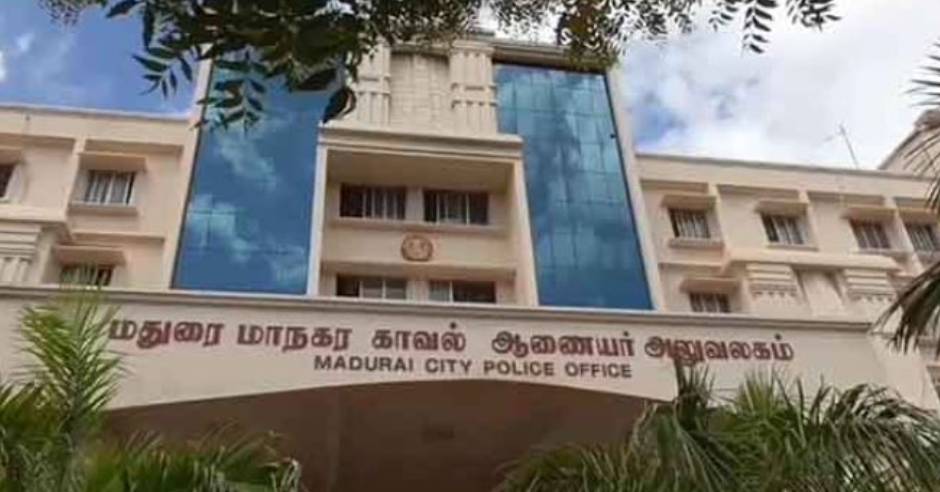 FB lover stopped woman marriage in Madurai