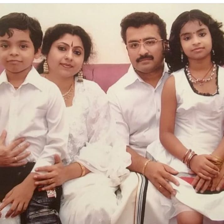 Cook with Comali Sivaangi childhood pics go viral