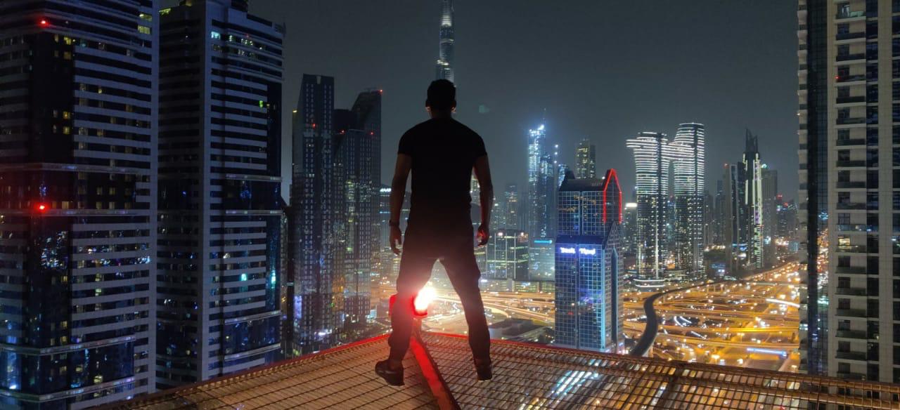 Vishal’s new mass pic just before the 50 feet jump from Enemy is going viral; Arya