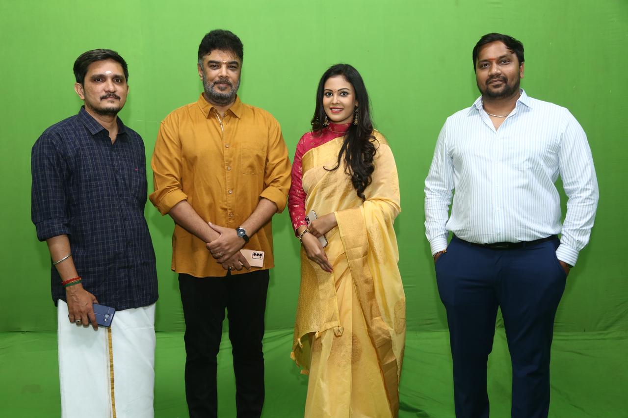 After Aranmanai 3, Sundar C teams up with these two popular actresses; viral pics