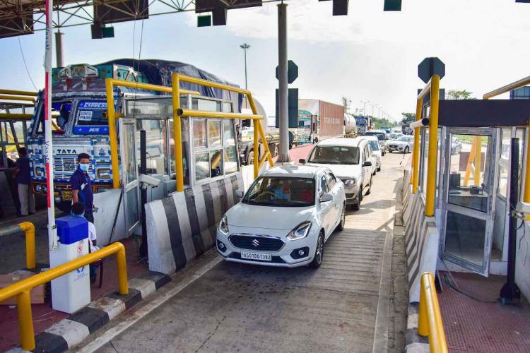Toll booths to be removed within a year : Nitin Gadkari