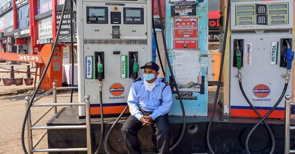 Petrol and diesel prices fall after 24-day hiatus, Details here