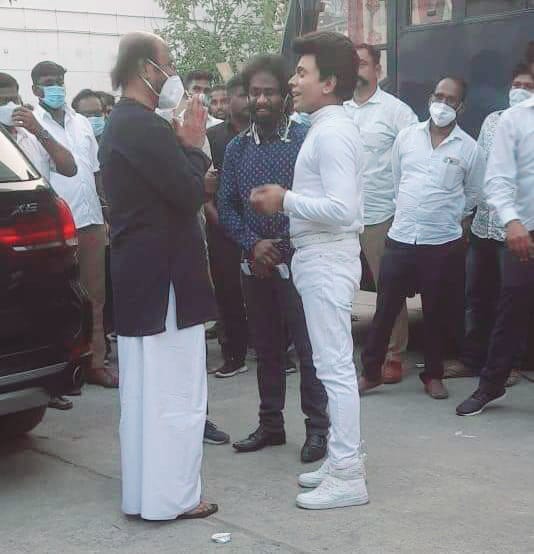 Superstar Rajinikanth Legend Saravanan come face to face 