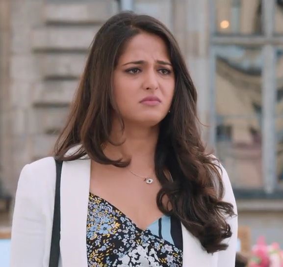 Anushka Shetty mourns the death of her co-star; pens an emotional note ft Vedam fame Nagaiah