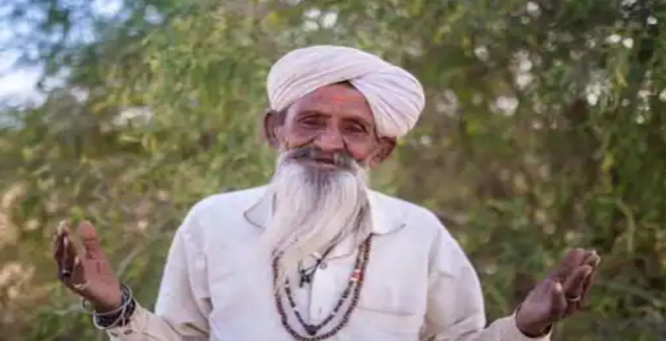Australian woman loves 82 yr old Rajasthani old man