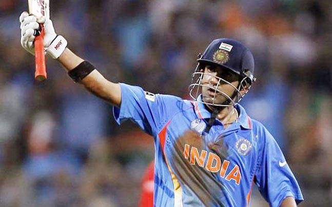 dhoni wants me to get hundred in wc final says gautam gambhir