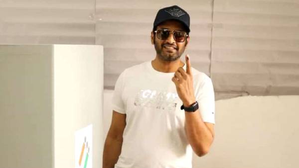 Simbu mass entry at voting booth Stunned fans react