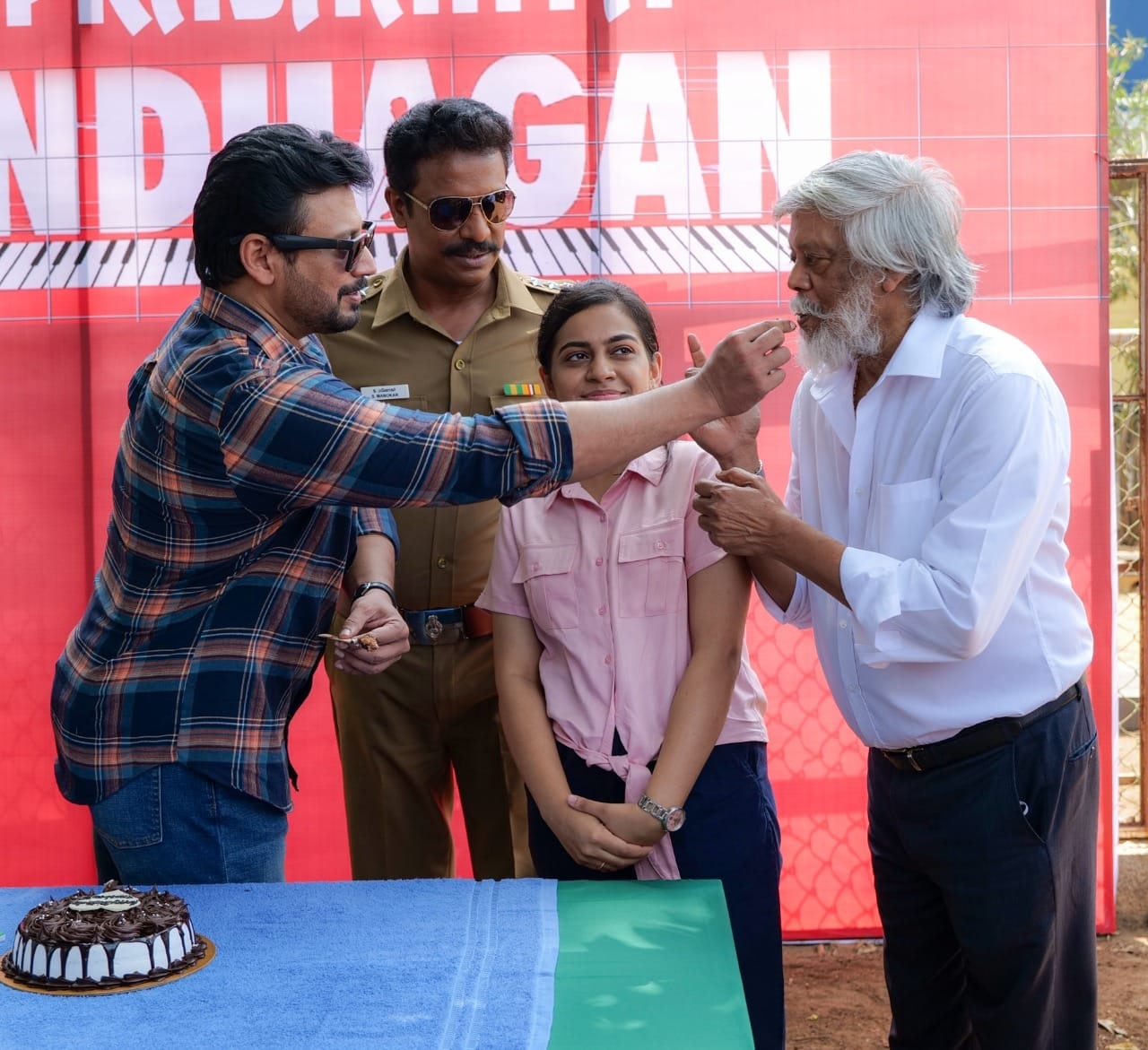 Prashanth Simran celebrate birthdays on Andhagan sets