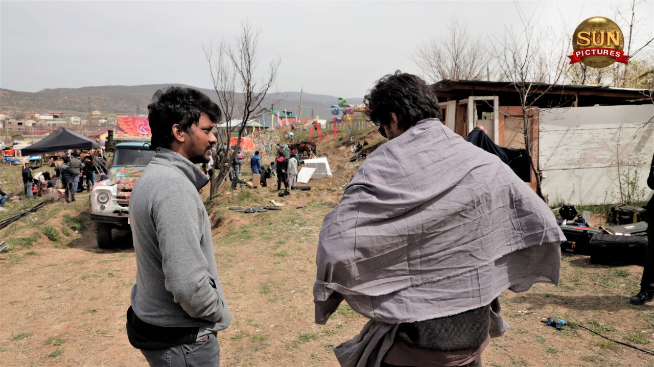 Vijay pic from Thalapathy 65 shoot spot goes viral - Dont miss