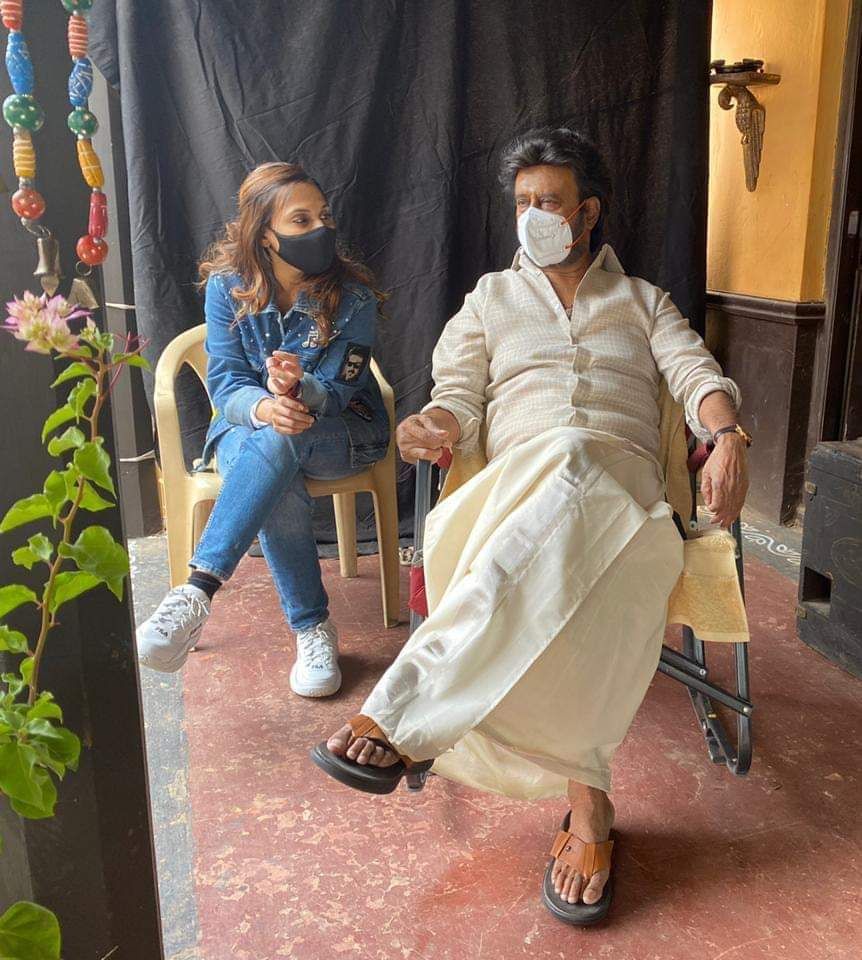 Superstar Rajinikanth’s latest mass pic from Annaatthe shooting spot with director Siva is going viral