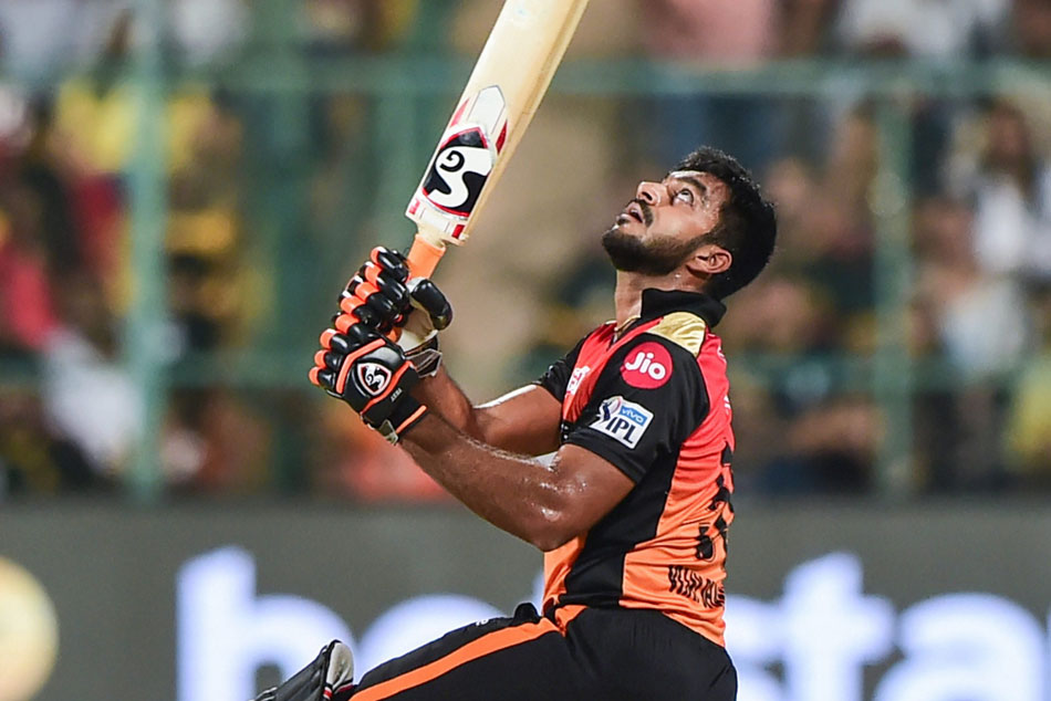 manoj tiwary takes a dig at srh middle order players