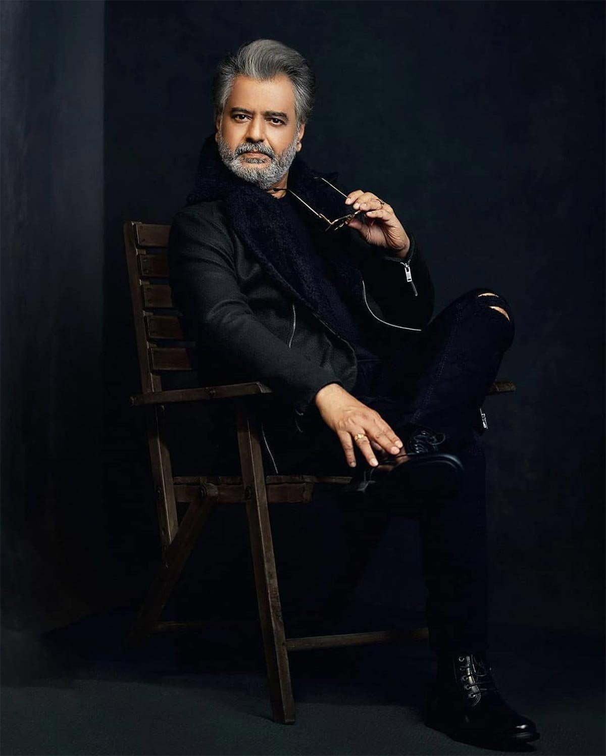 Rare pic of late comedy actor Vivekh from his Madras Law College Days is going viral