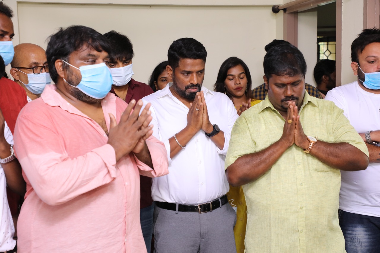 Sunny Leone to play lead role in this tamil movie with Sathish, Ramesh thilak and others - Details