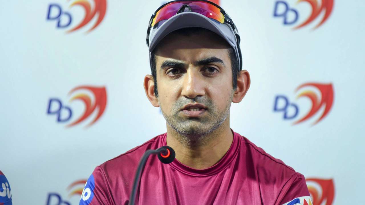 Gautam Gambhir has praised Dhoni's captaincy Russell wicket