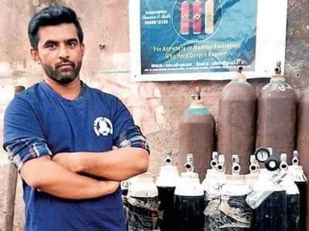 Mumbai man sells his SUV, helps COVID patients with oxygen cylinders