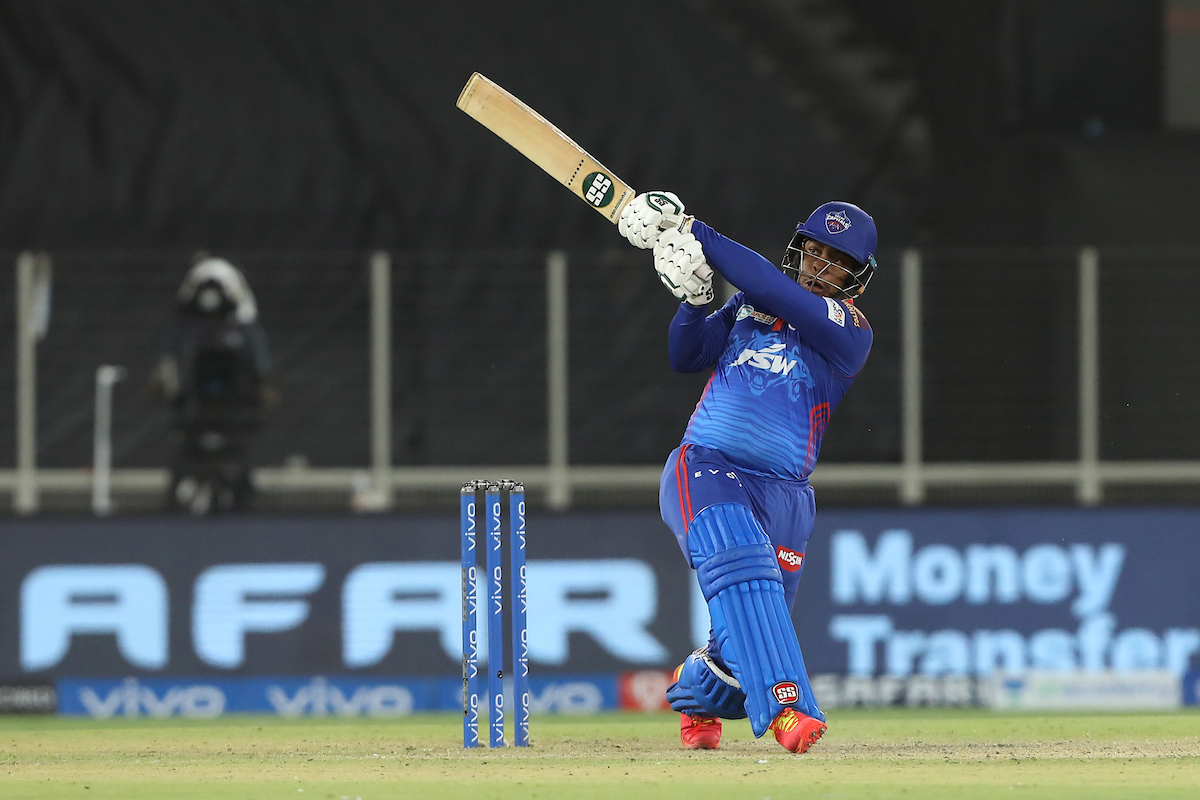 Fans troll Rishabh Pant for slow batting against RCB