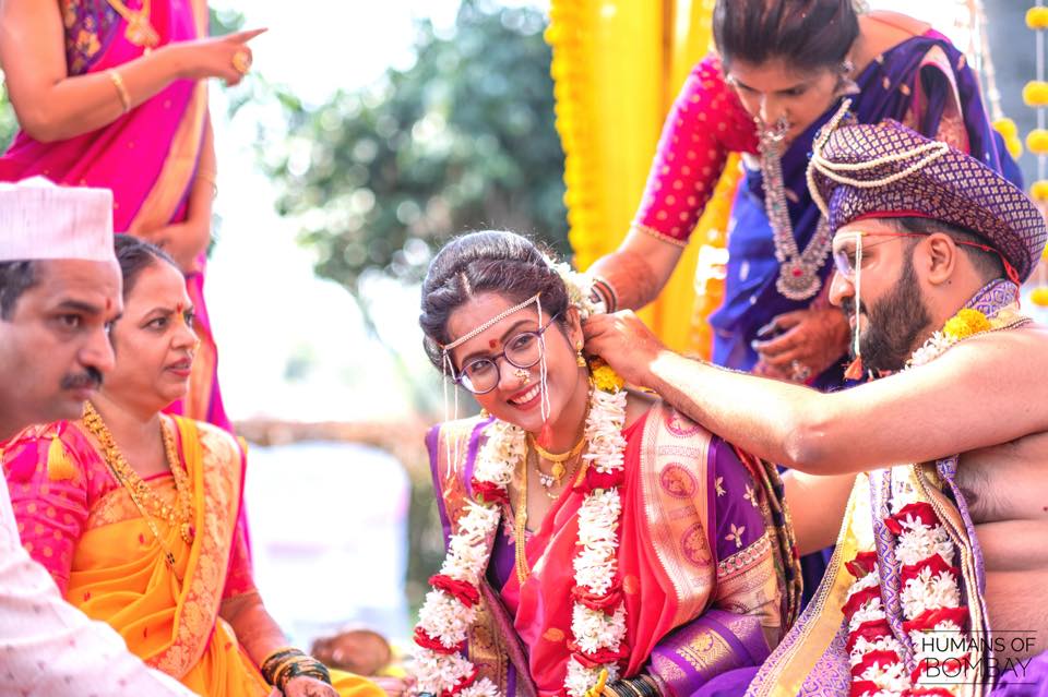 Mumbai Bride and groom exchanged mangalsutras at their wedding