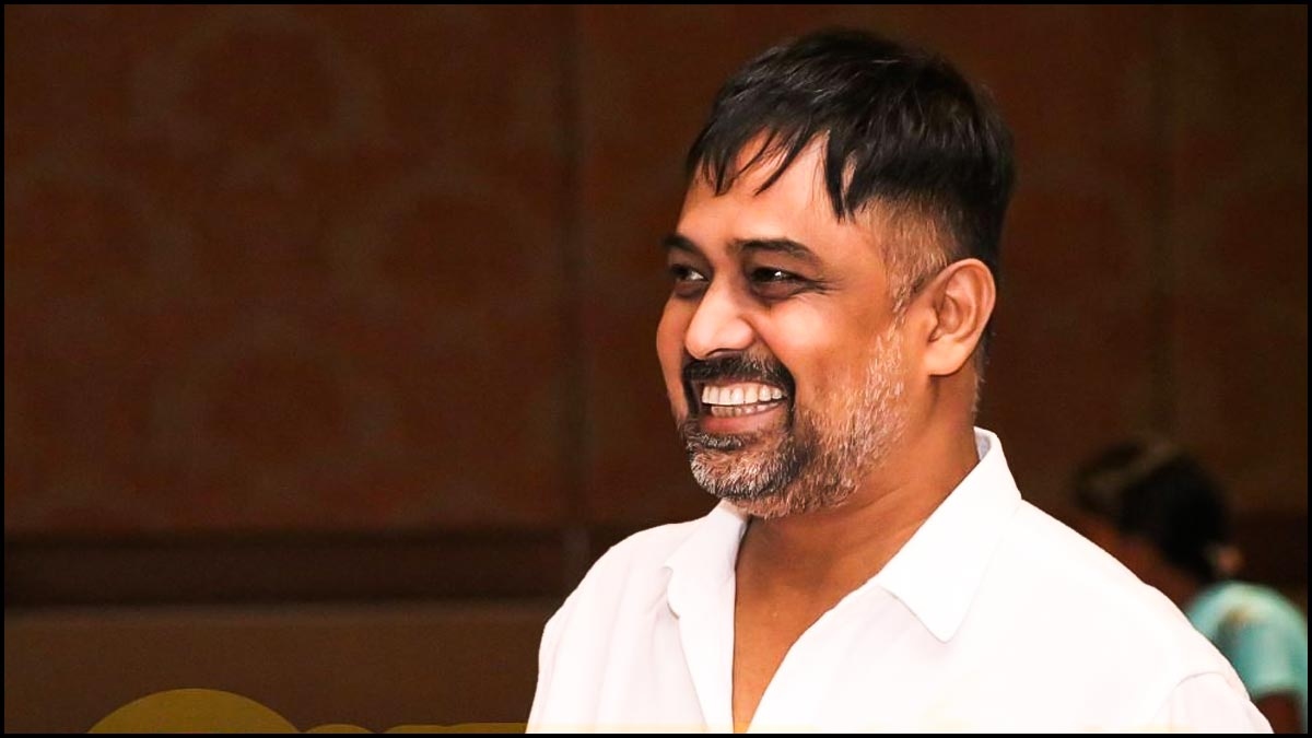 Vasanta Balan director Lingusamy visiting him at hospital