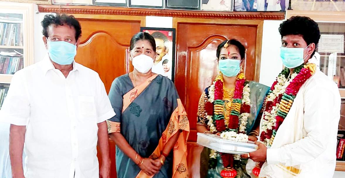 Newly married couple donated 51,000 to CM Public Relief Fund for COVID