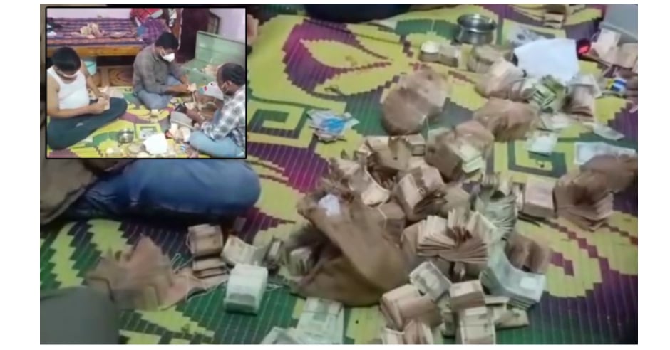 Rs.10 lakh found in the house of a deceased Thirupathy employee