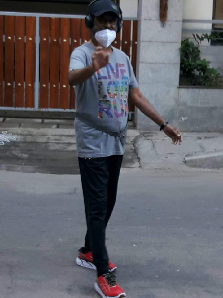 Rajinikanth's latest VIRAL TRENDING photo while he goes for a walk - See here