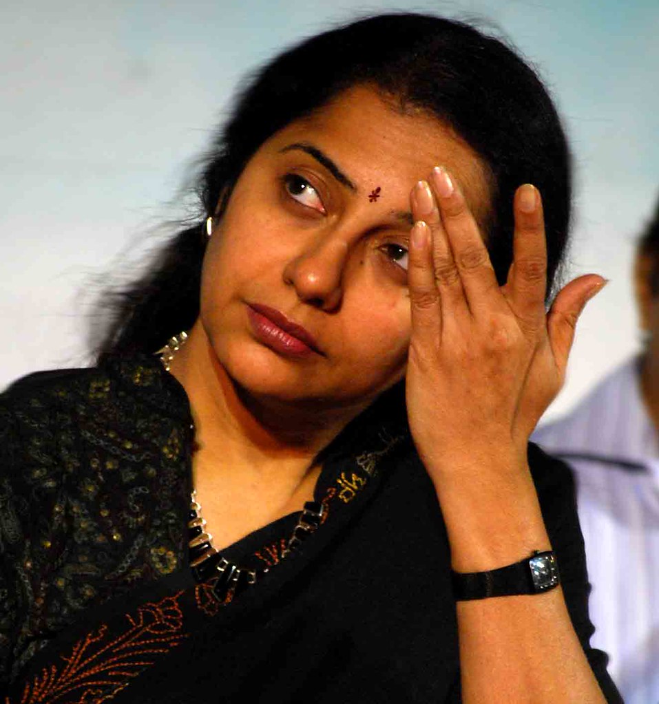 Suhasini warns and makes an important clarification regarding Mani Ratnam’s social media presence