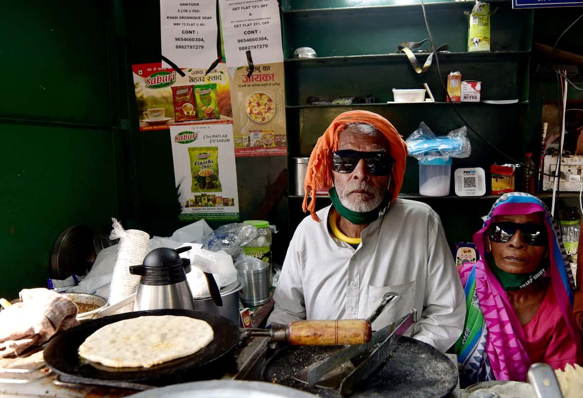 'Baba Ka Dhaba' Couple Back In Their Old Eatery Again As Hotel Fails