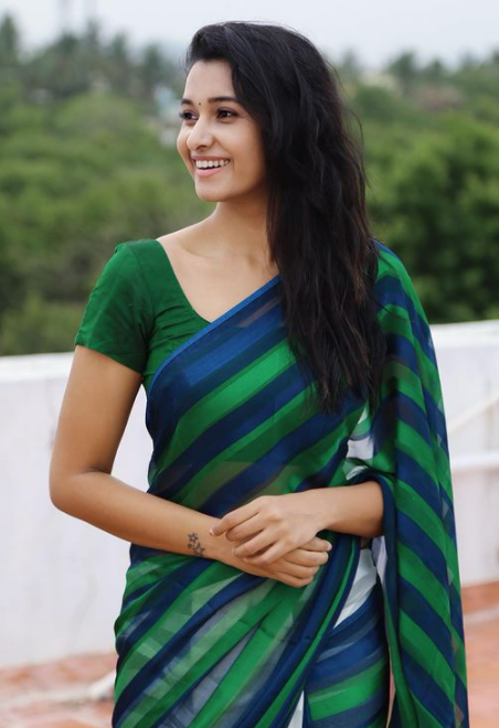 "Ungala neengale kalaachukittaa appurom naanga ethukku?" - Fans' super-funny reply to Priya Bhavani Shankar's VIRAL gym pic