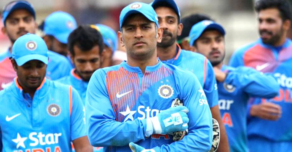 Dhoni old tweet goes viral, about Rohit's double ton against SL