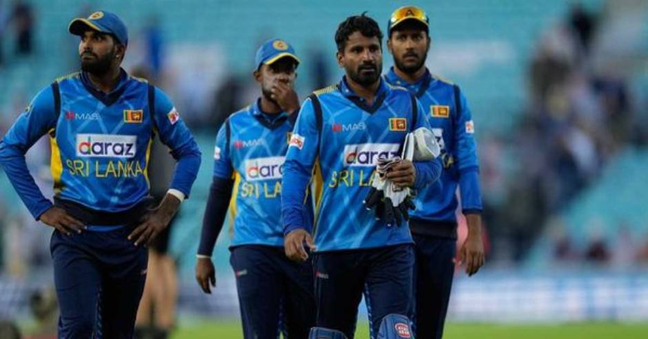 5 Sri Lankan cricketer refused to sign contract for India series