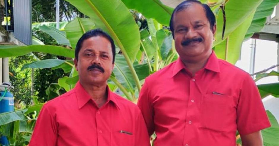 Kerala friends wearing matching clothes for 25 years