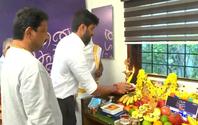 Ashwin-Pugazh combo's new film to have two heroines? - Watch film's pooja VIDEO