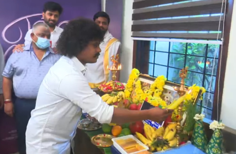 Ashwin-Pugazh combo's new film to have two heroines? - Watch film's pooja VIDEO