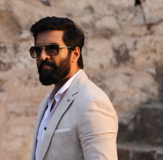 Breaking update on Amala Paul’s Aadai director Rathna Kumar’s next with Santhanam