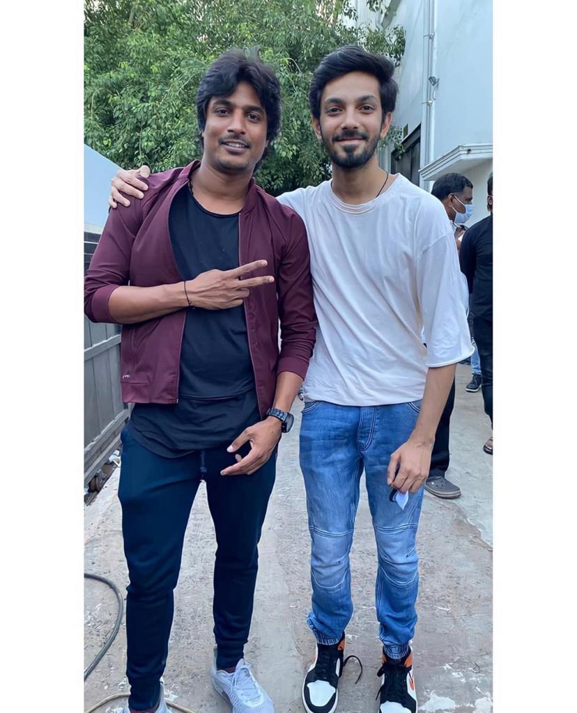 Stunning pics from Thalapathy Vijay’s Beast shooting spot ft Pooja Hegde, Nelson Dilipkumar, Anirudh