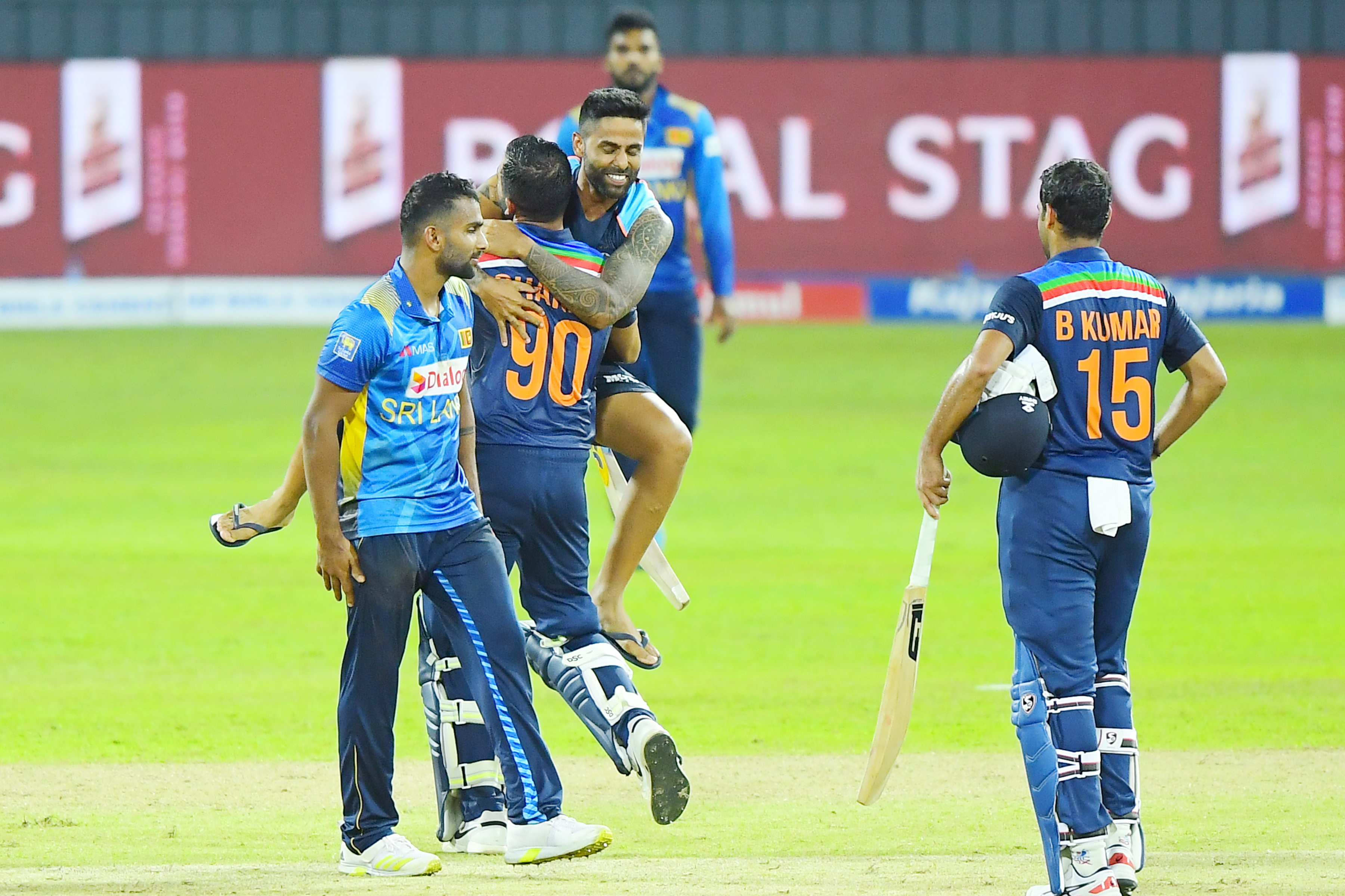 Sri Lanka coach Mickey Arthur gets angry after India win 2nd ODI