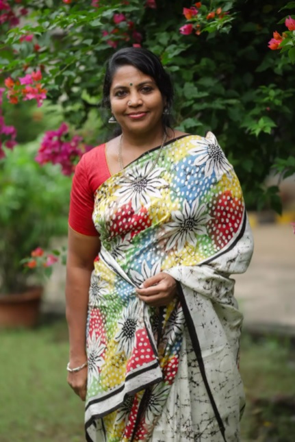 Pasupathi's wife from Sarpatta Parambarai Geetha Kailasam is veteran Tamil director K Balachander's daughter-in-law
