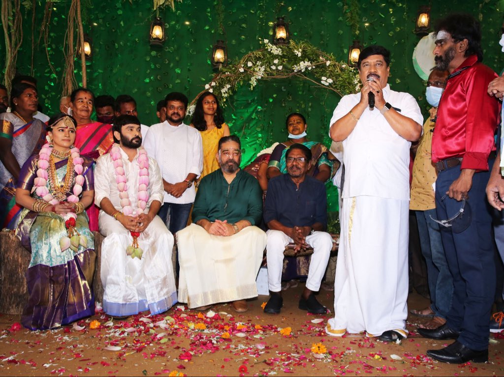 Bigg Boss fame Snehan gets hitched to actress Kannika in Kamal Haasan’s presence; viral pics, video