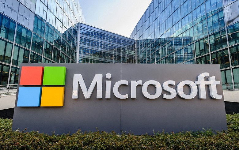 Microsoft will require employees returning to office to be vaccinated.