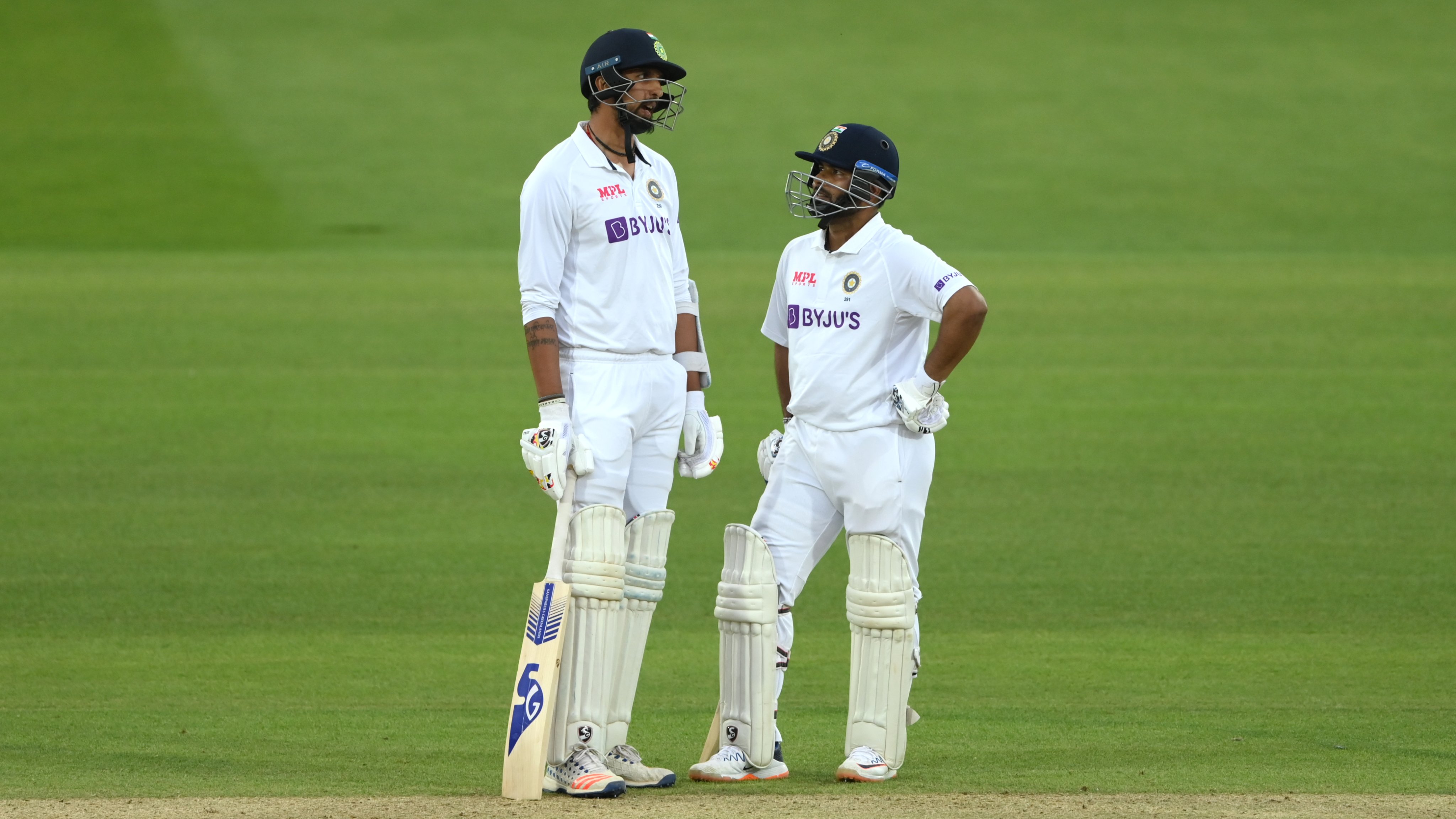 Kohli heated exchange with England bowler James Anderson