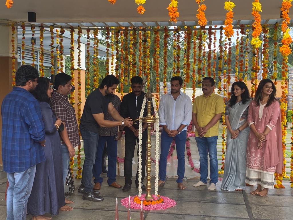 Mirattal update from this blockbuster hero director's upcoming mystery thriller 12th man ft Mohanlal, Jeethu Joseph