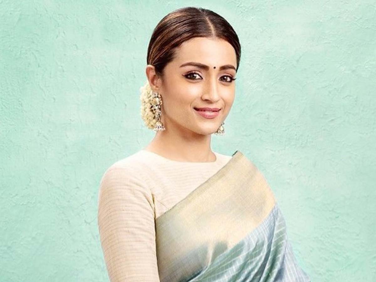 LATEST: Trisha's latest picture from Ponniyin Selvan shoot hints at this beautiful location - Don't miss